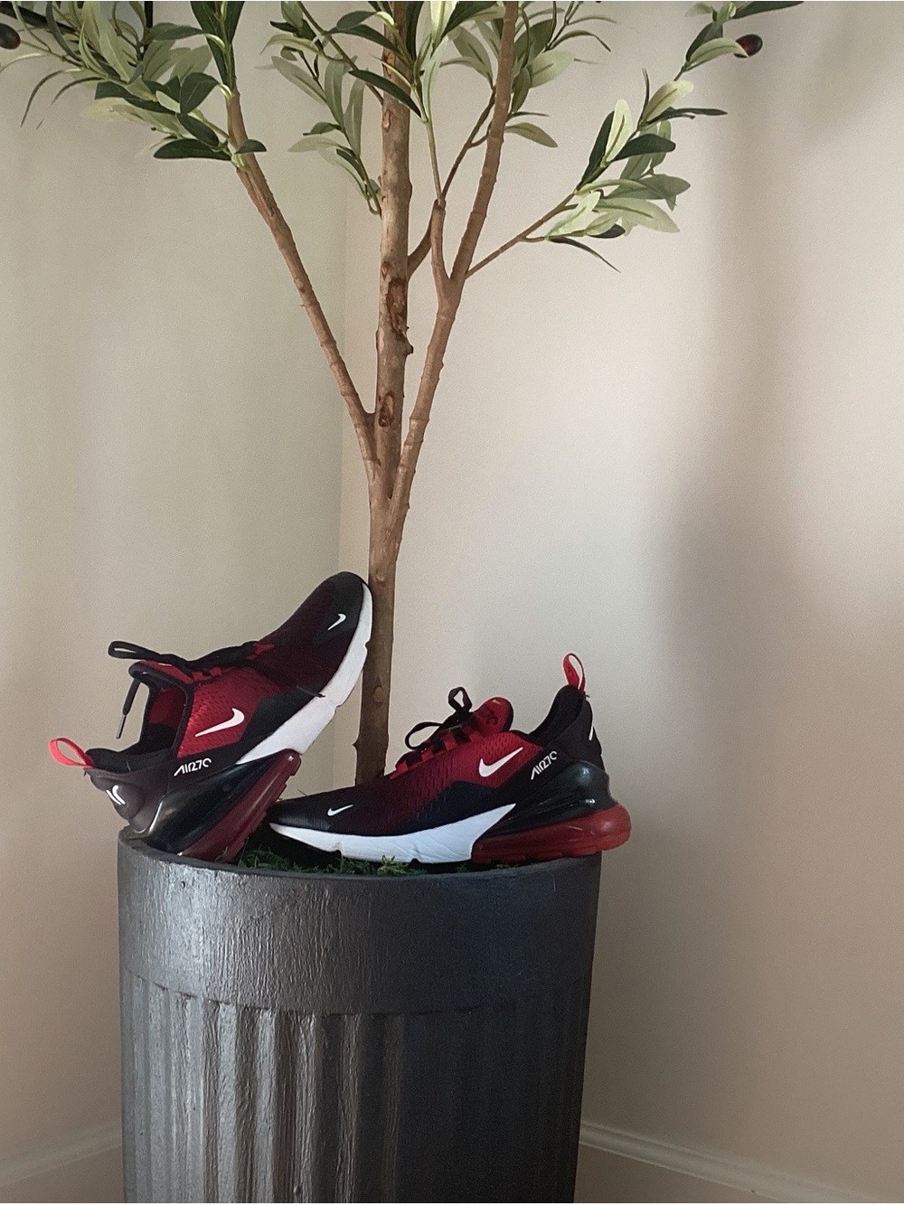 Nike Kids Air Max 270 React - Youth Size 7